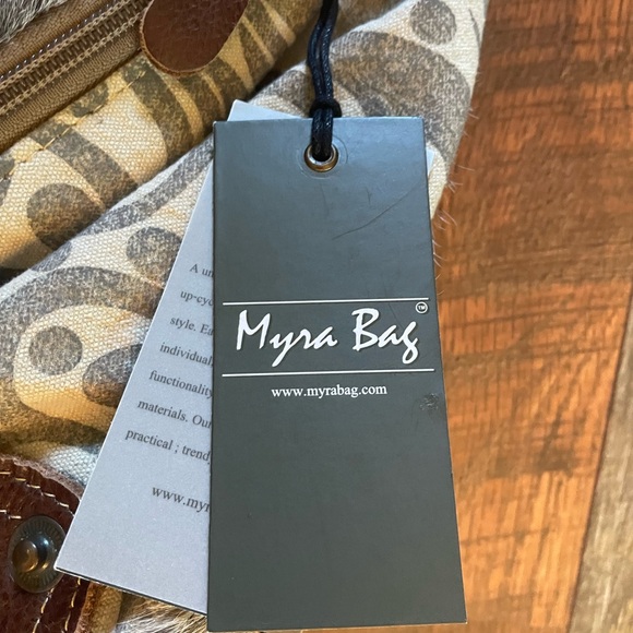Myra Bag Fannypak - Picture 4 of 14